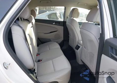 2017 Hyundai Tucson Sport z USA, uszkodzony, nr VIN KM8J3CA2XHU466676